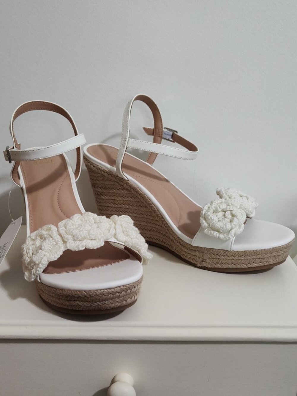 Time and Tru white espadrille wedge sandals with ivory floral strap, NWTs, sz.10